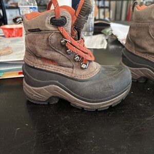 The North Face Kids snow boots 10
